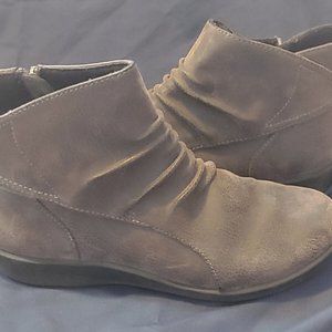 Clarks Sillian Chell Booties Womens 6.5